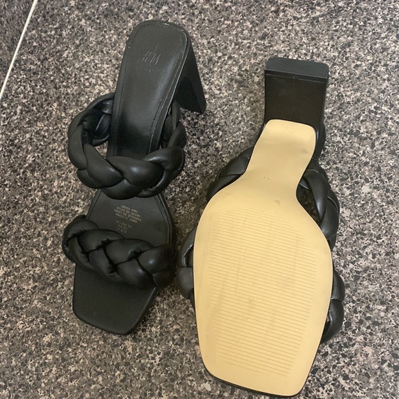 H&M Braided Sandals 🖤 - Picture 3 of 3